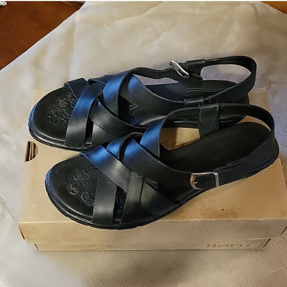 Born black strappy sandals women’s size 9